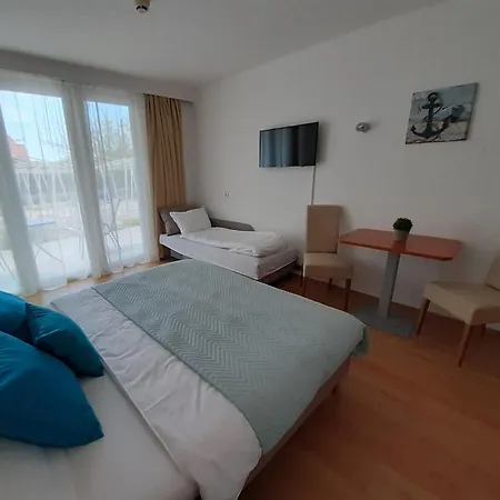Szarszo Apartment