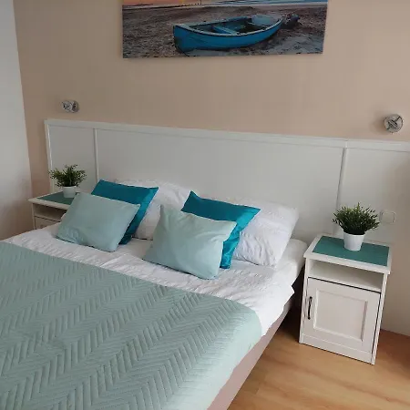 Apartment Szarszo